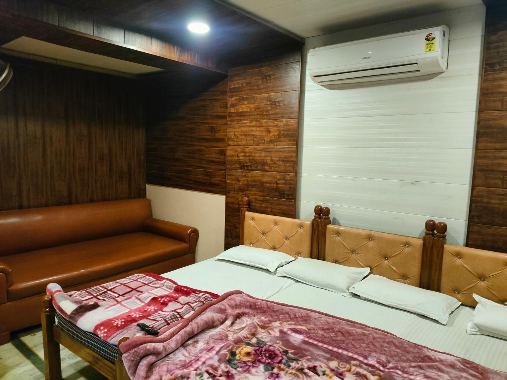 Sgh Guest House Mathura Ngoại thất bức ảnh