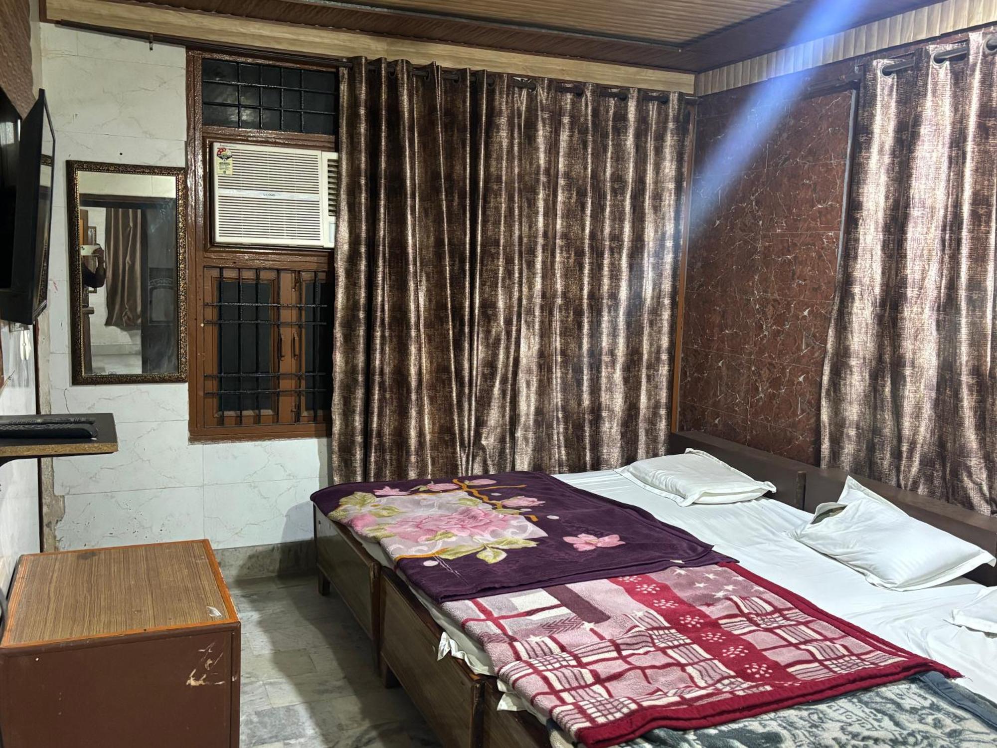 Sgh Guest House Mathura Ngoại thất bức ảnh